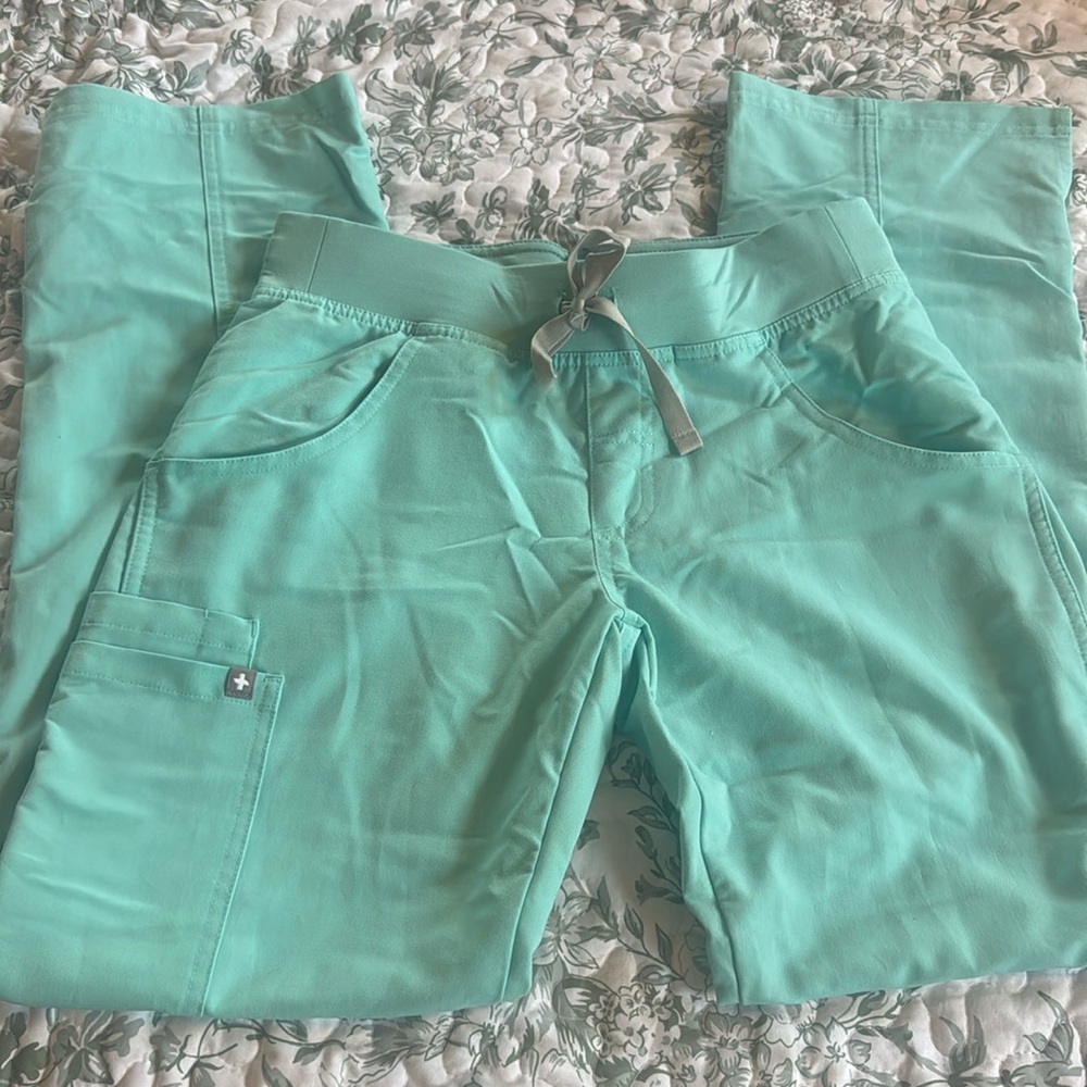 Figs Cade cargo bottoms xsp